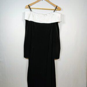 Cachet Women's Size 6 Black Velvet off the shoulder long sleeve Gown